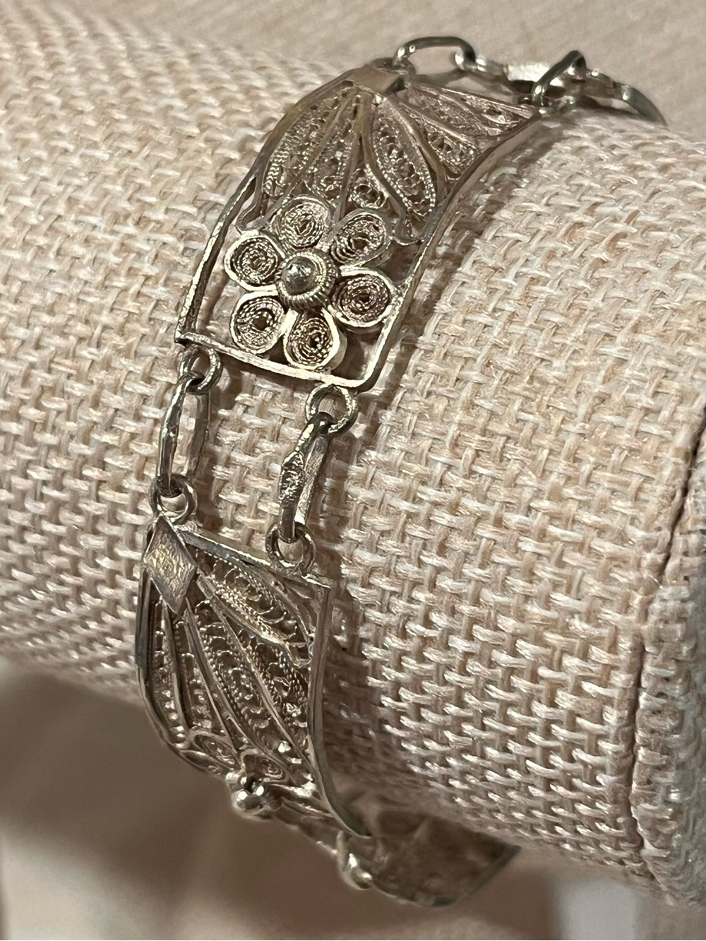 Silver Tone Floral Filigree Link Bracelet